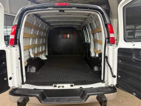 2023 GMC Savana 2500