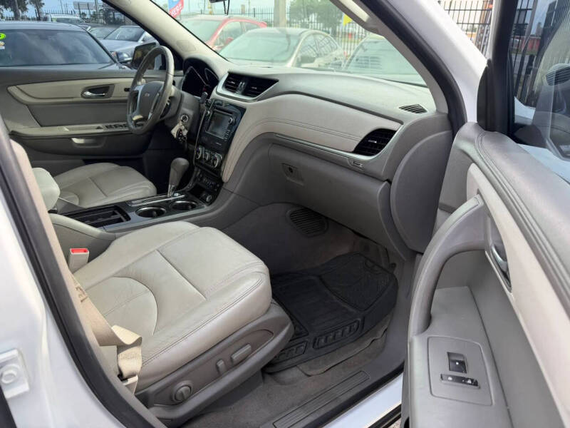 2017 Chevrolet Traverse LT