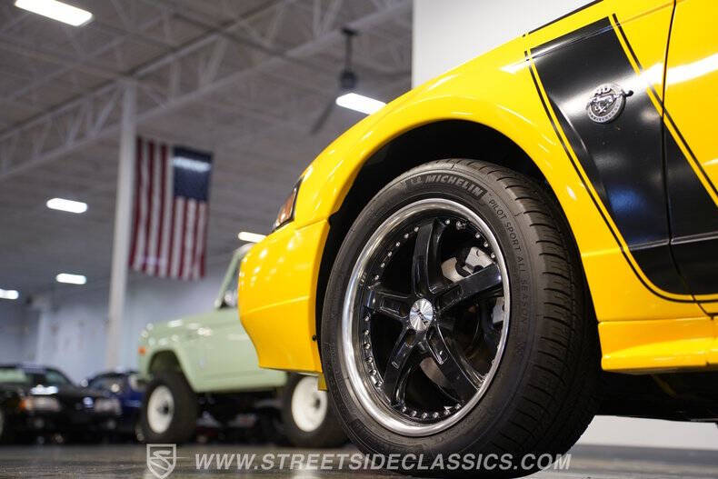 2004 Ford Mustang GT Deluxe