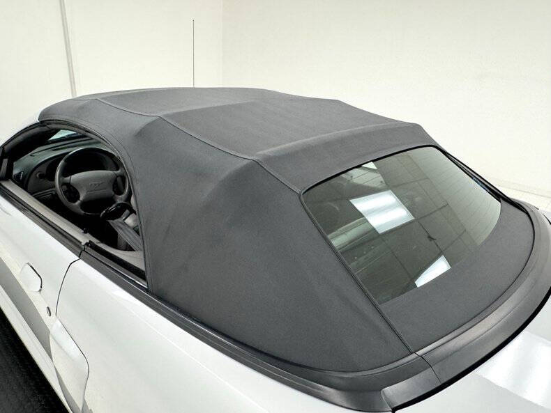 2002 Ford Mustang GT Deluxe