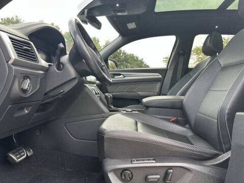 2023 Volkswagen Atlas Cross Sport V6 SEL R-Line Black 4Motion