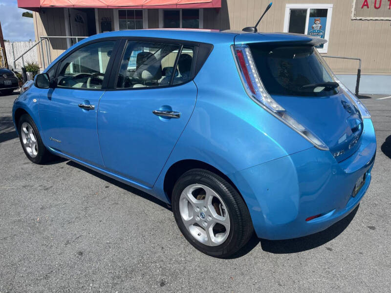 2011 Nissan LEAF