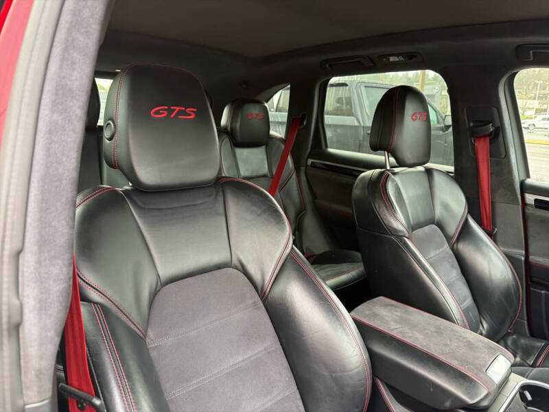 2016 Porsche Cayenne GTS