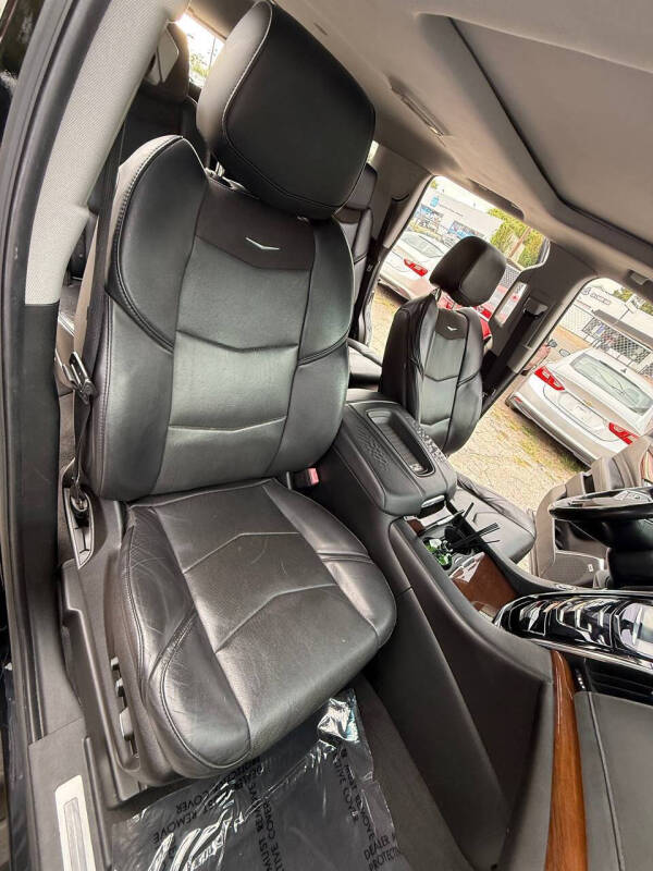 2018 Cadillac Escalade Luxury