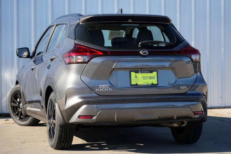 2023 Nissan Kicks SR