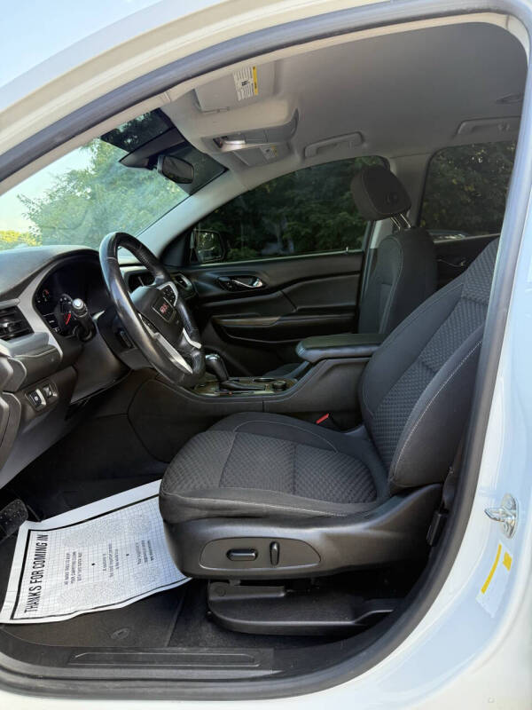 2017 GMC Acadia SLE-2