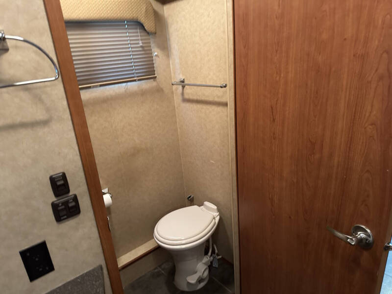 2008 Winnebago Journey