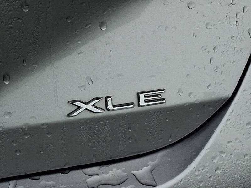 2021 Toyota Avalon XLE