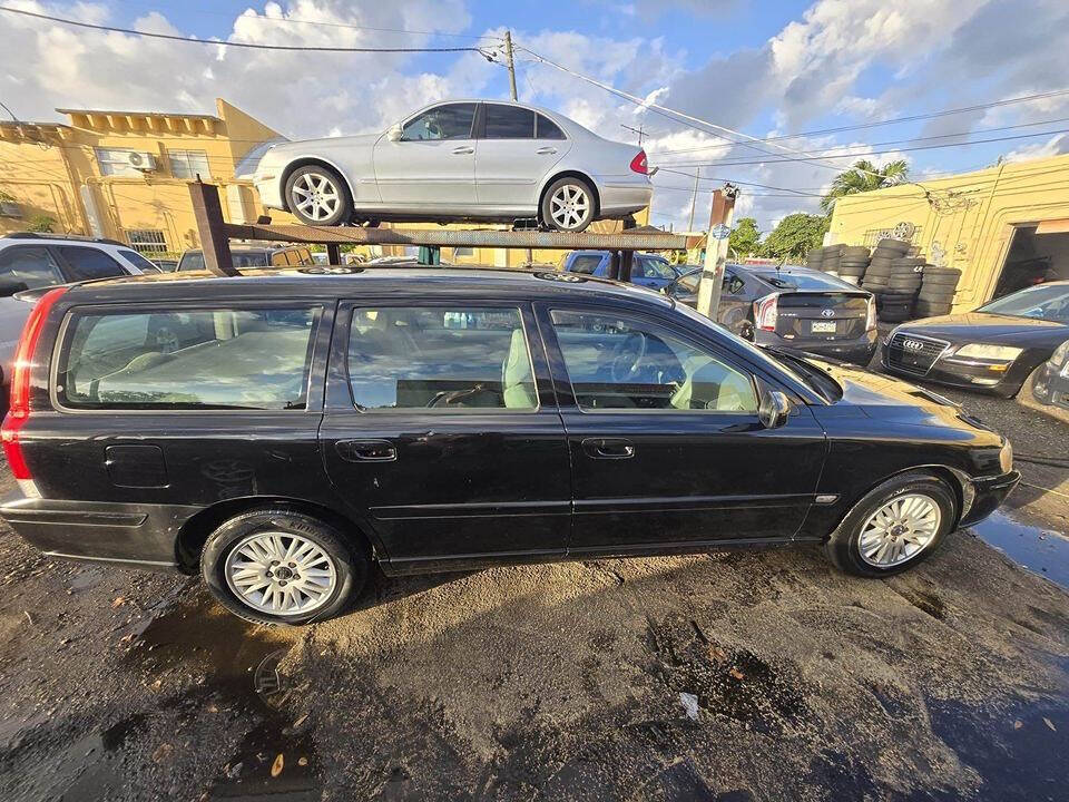 2005 Volvo V70 for sale at 911 Auto, LLC. in Hollywood, FL