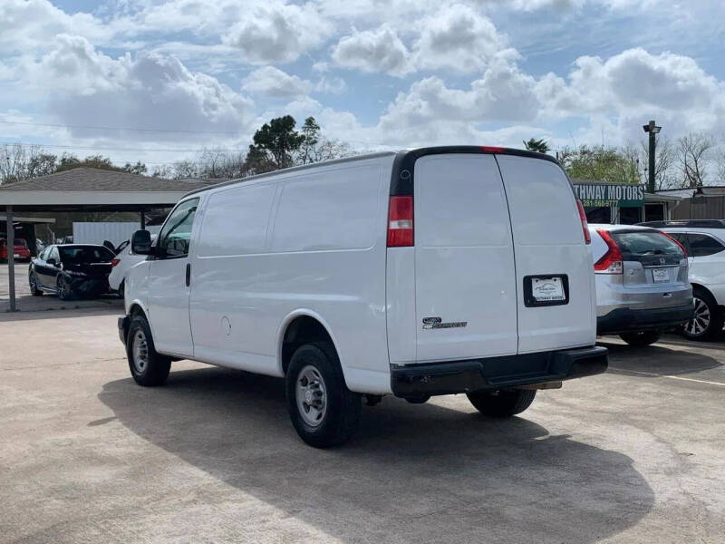 2017 Chevrolet Express 2500