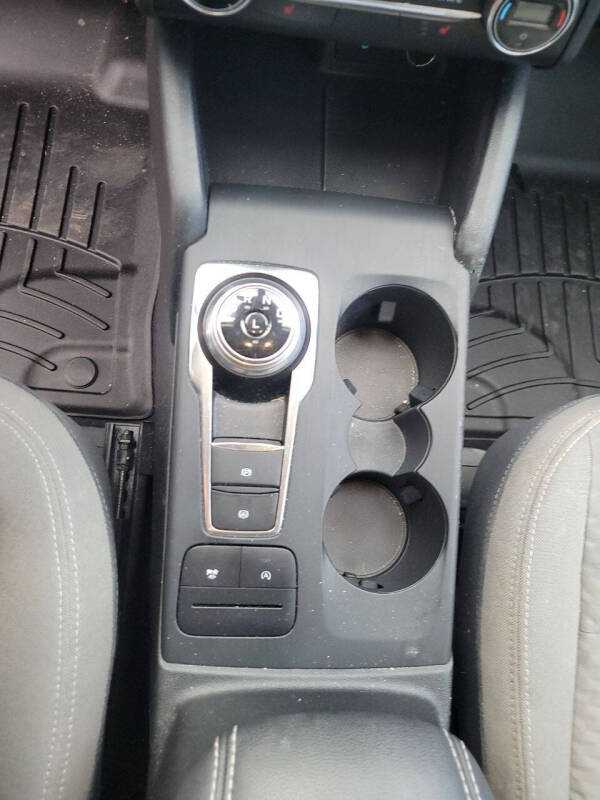 2020 Ford Escape SE