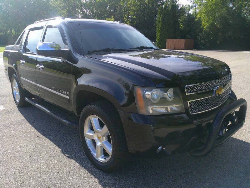 2009 Chevrolet Avalanche for sale at Lot 31 Auto Sales in Kenosha WI