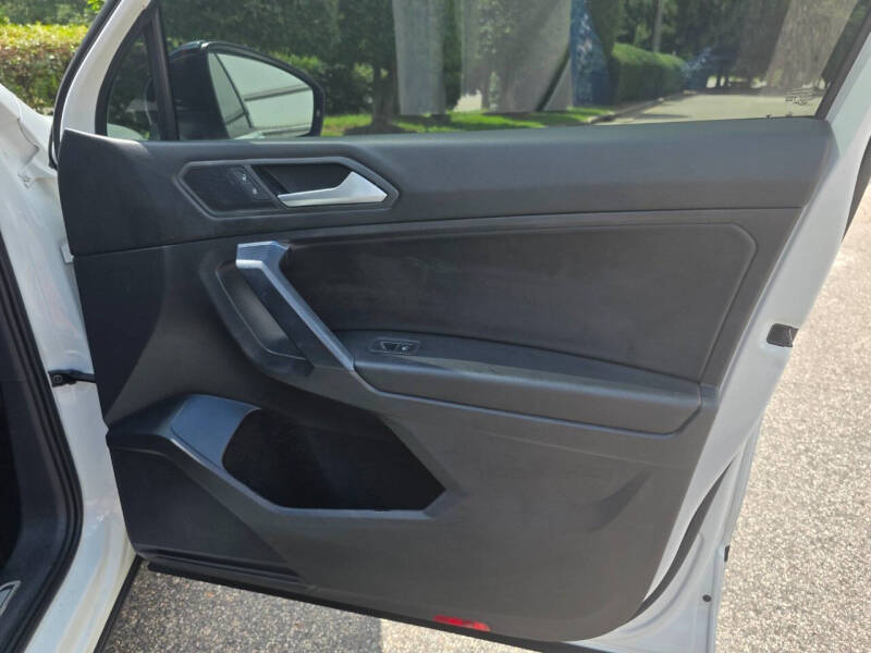 2021 Volkswagen Tiguan SE R-Line Black