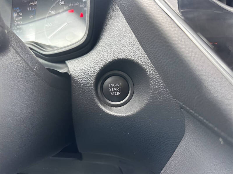 2025 Toyota Corolla Cross LE