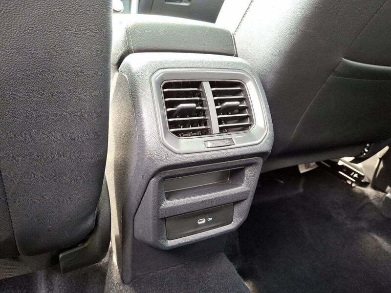 2022 Volkswagen Taos SEL 4Motion