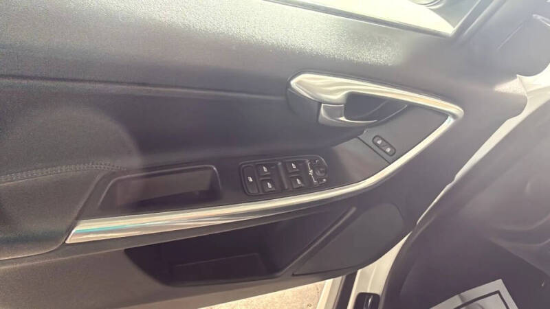 2016 Volvo XC60 T5 Premier