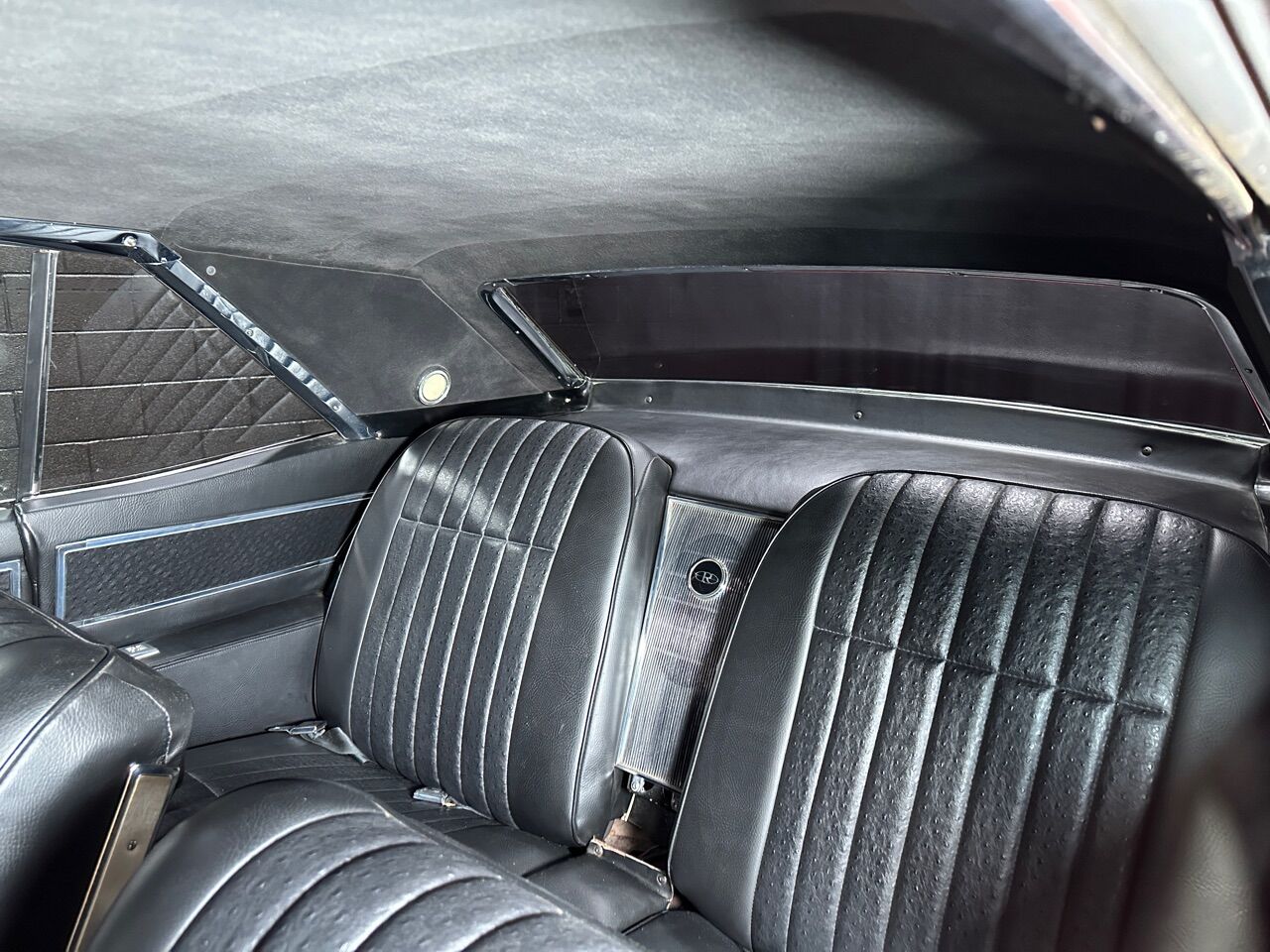 1965 Buick Riviera 4