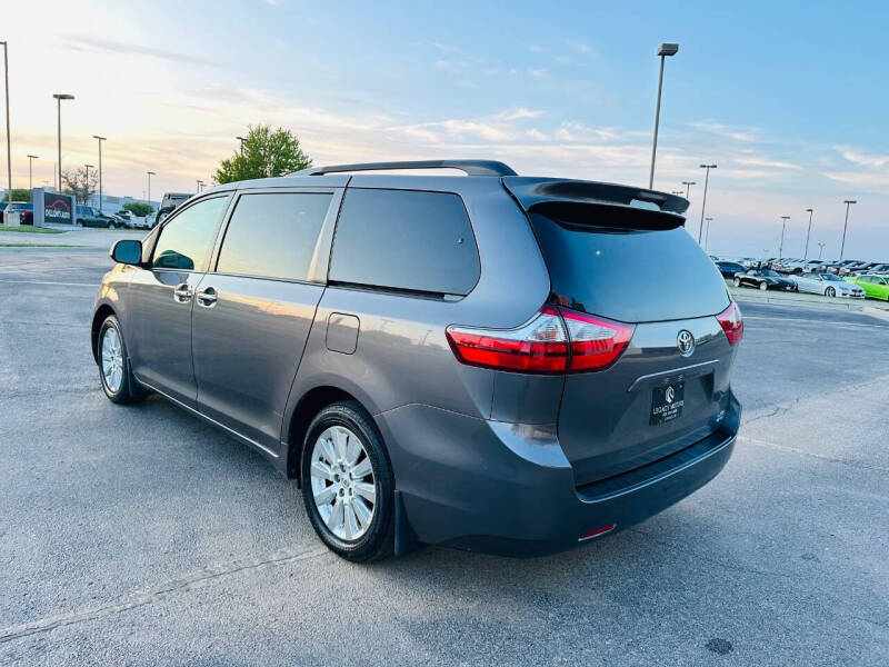 2016 Toyota Sienna XLE Premium 7-Passenger