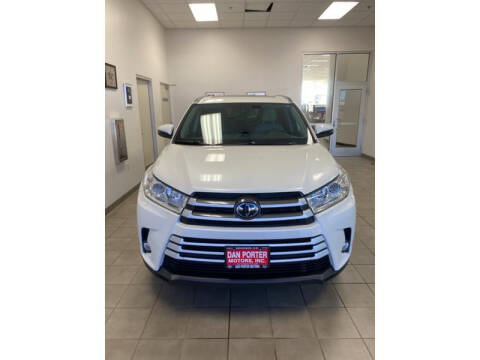 2019 Toyota Highlander for sale at DAN PORTER MOTORS in Dickinson ND