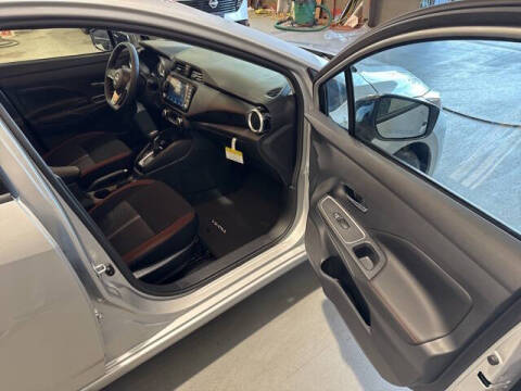 2025 Nissan Versa SR