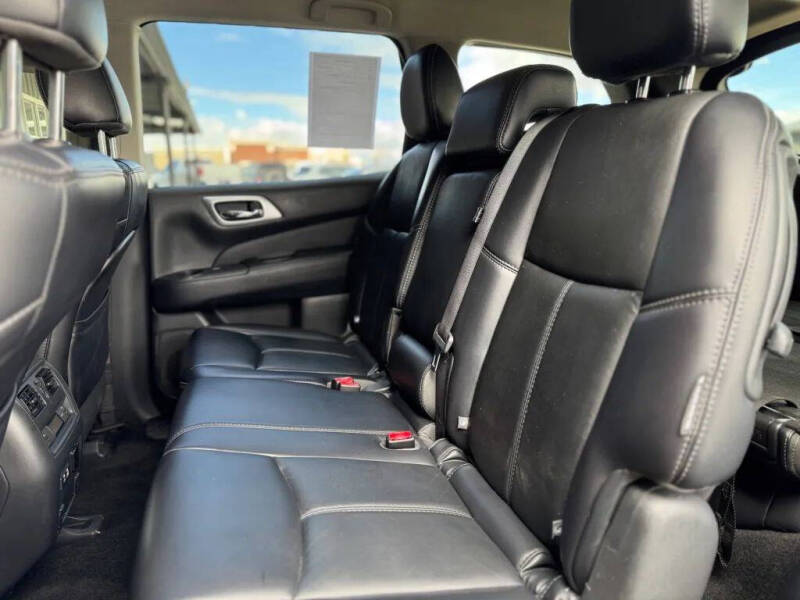 2019 Nissan Pathfinder SL