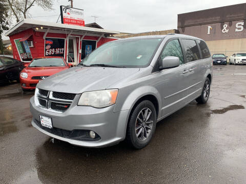 2017 Dodge Grand Caravan for sale at Universal Auto Sales in Salem OR