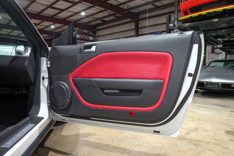 2005 Ford Mustang V6 Premium