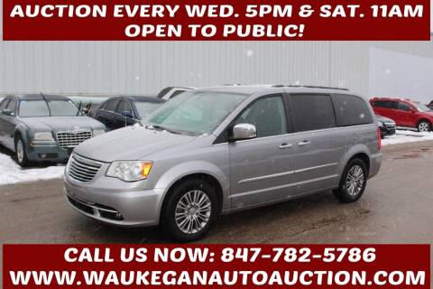 2014 Chrysler Town and Country for sale at Waukegan Auto Auction in Waukegan IL