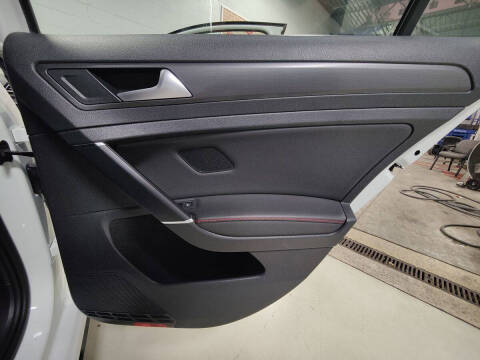 2019 Volkswagen Golf GTI S