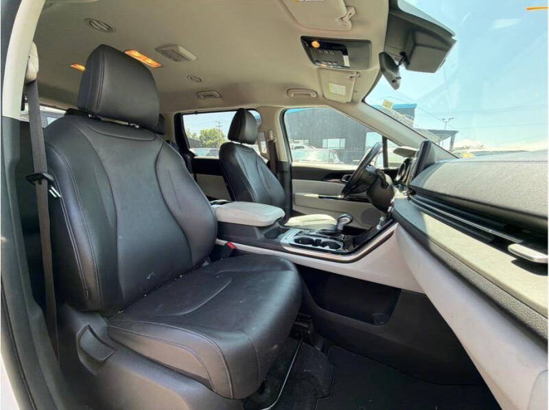 2022 Kia Carnival EX