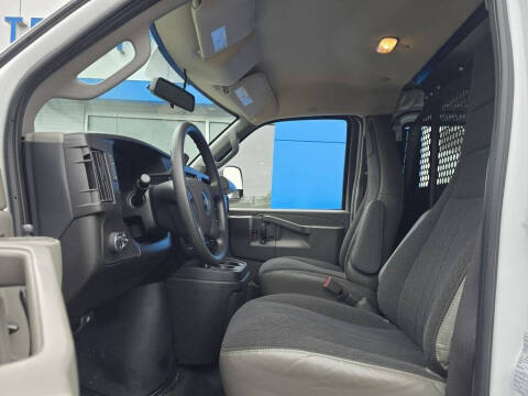 2023 Chevrolet Express 2500