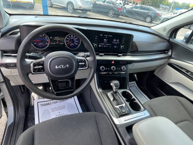 2022 Kia Carnival LX