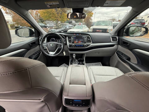 2017 Toyota Highlander LE Plus