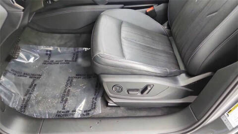 2022 Audi e-tron quattro Premium Plus