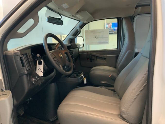 2025 Chevrolet Express 3500