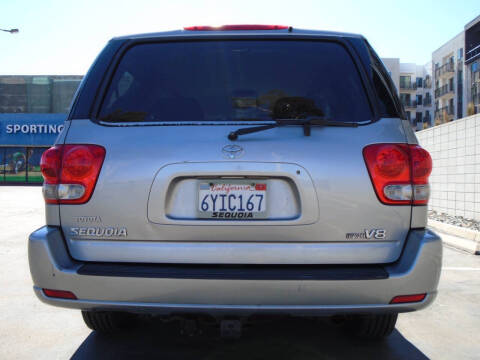 2005 Toyota Sequoia SR5