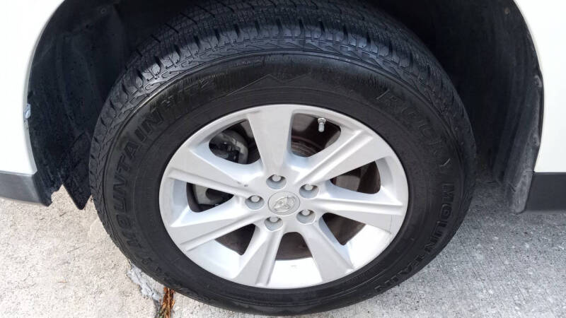 2011 Toyota Highlander SE