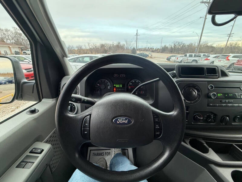 2013 Ford E-Series E-350 SD XLT