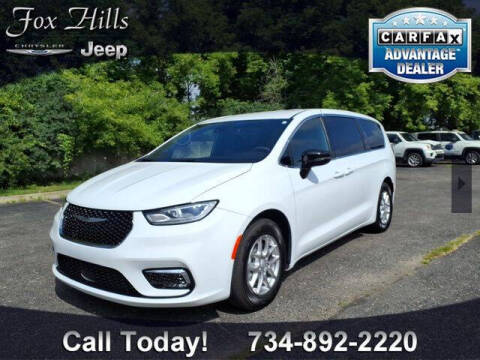 2026 Chrysler Pacifica Select