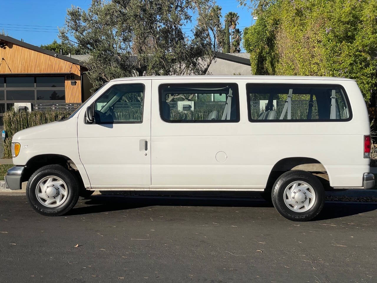 1998 Ford E-350 for sale at Kingston Motors, Inc. in Woodland Hills, CA