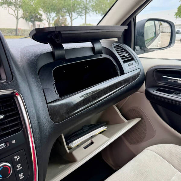 2013 Dodge Grand Caravan SE