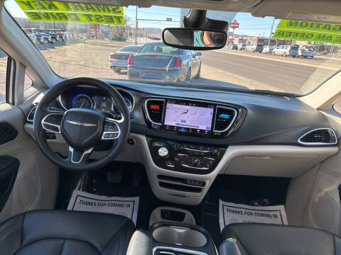 2024 Chrysler Pacifica Touring L