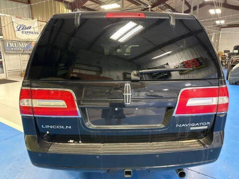 2011 Lincoln Navigator L