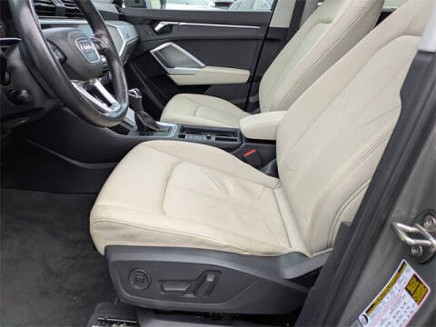 2020 Audi Q3 quattro Premium 45 TFSI