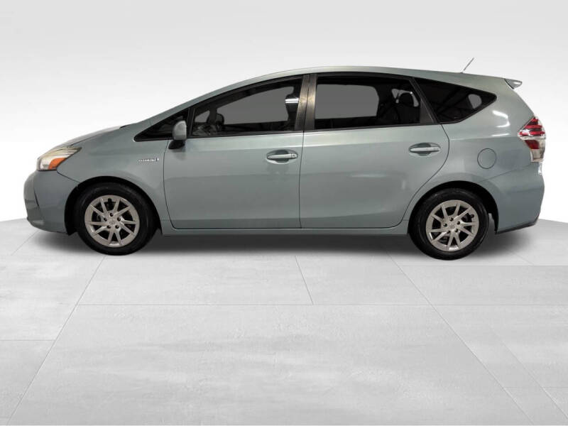 2016 Toyota Prius v