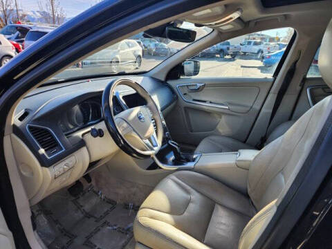 2016 Volvo XC60 T5 Drive-E Premier