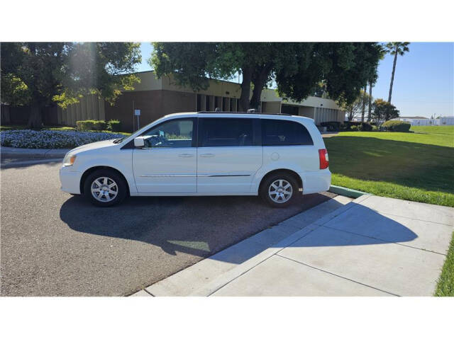 2013 Chrysler Town and Country for sale at VIP AUTO SALES, INC. in Modesto, CA