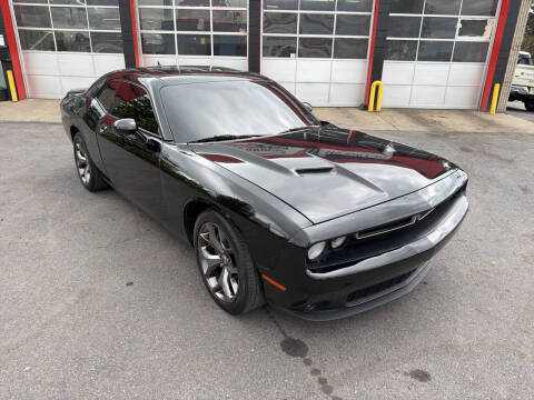 2017 Dodge Challenger SXT Plus