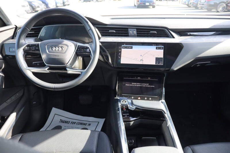 2021 Audi e-tron quattro Premium Plus