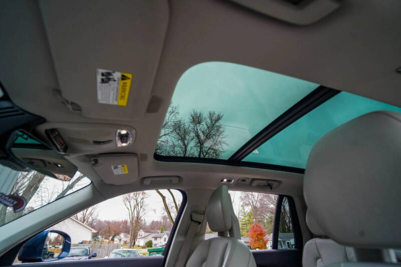 2018 Volvo XC90 T6 Momentum